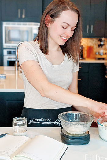 業餘烘焙愛好者Kristen Dennis，只要在社群上張貼麵包剖面照，就能獲得逾5千個讚。